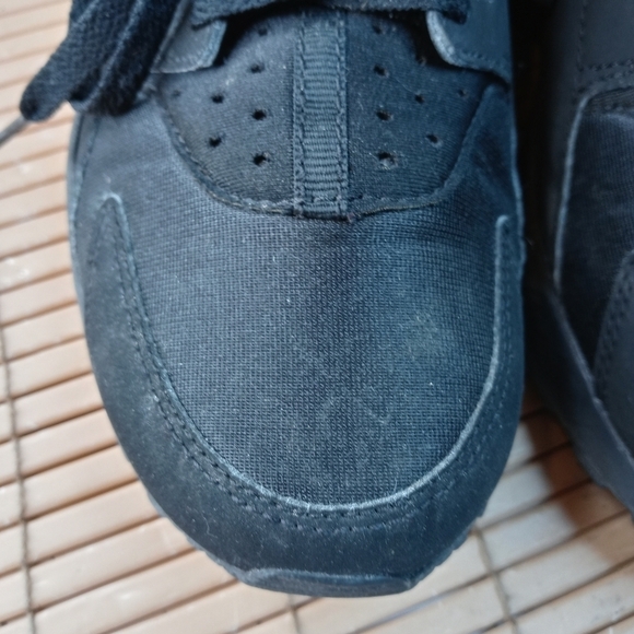 NIKE AIR HUARACHE Triple Black Trainer 318429-003 men\'s sz 8.  519pm main image 10